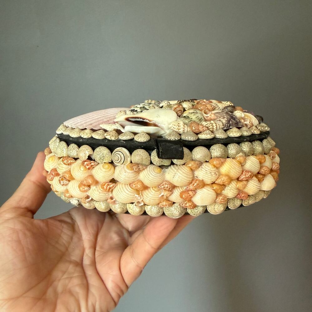 Vintage Seashell Encrusted Trinket Jewelry Box Oval Velvet Lined Coastal Decor